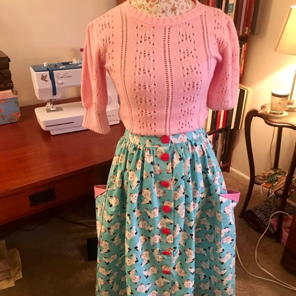 Fluffy knit pink sweater - half bishop sleeve - Size SMALL